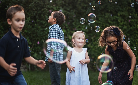 Activités en extérieur pendant le télétravail des parents.