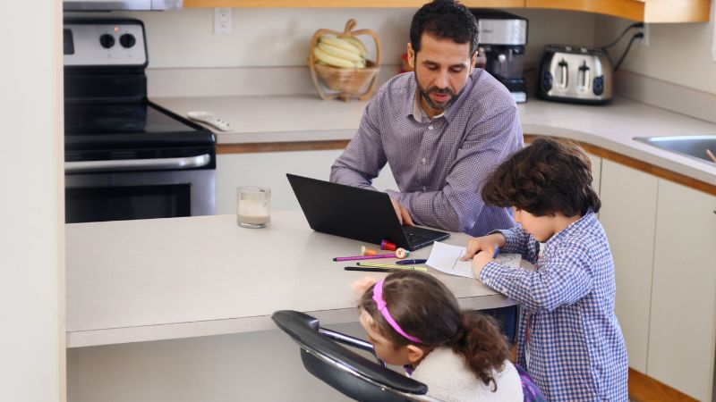 Featured image for “Télétravail : astuces et activités pour occuper ses enfants”