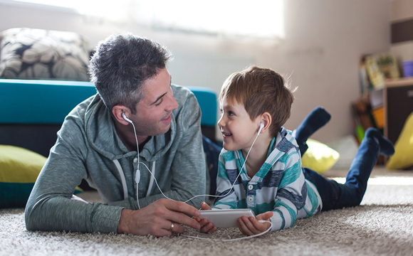 Avantages des podcasts pour les enfants.