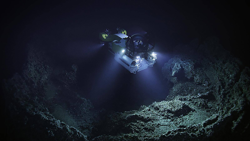 Découvrir les fonds marins.