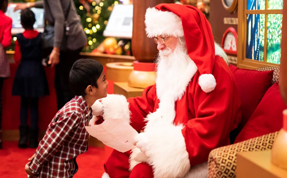 Pourquoi écrit-on au Père Noël ?